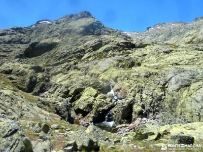 Laguna Grande,Garganta Gredos;floracion valle del jerte viaje fin de año bosque irati pasear por ma